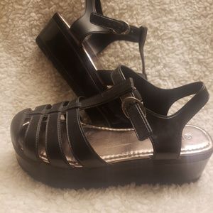 Black platform sandals